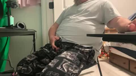 Allergictolove online show from November 1, 1:57 pm