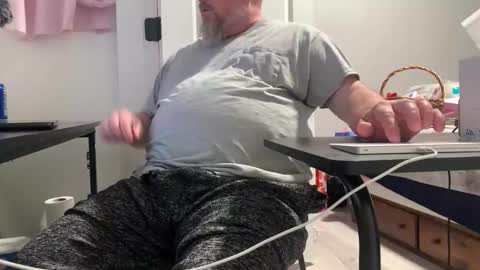 Allergictolove online show from February 22, 8:07 pm