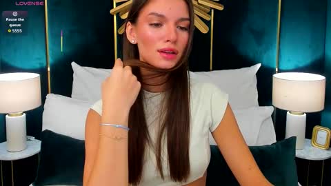 Snapshot of allexag chatting on October 4, 5:27 am Lexi online show from October 4, 5:27 am