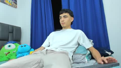 Snapshot of allexserrano chatting on January 30, 5:41 am Allex online show from January 30, 5:41 am