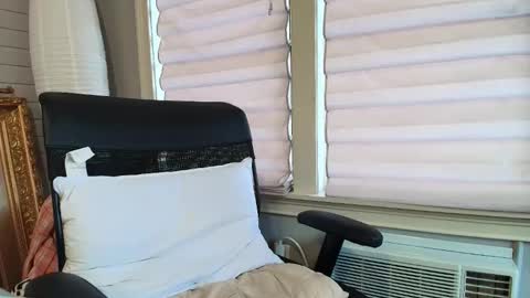 wishlist on bio online show from February 13, 10:17 pm