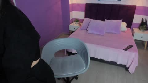 Snapshot of alli_cooper chatting on December 17, 1:16 pm Ali online show from December 17, 1:16 pm