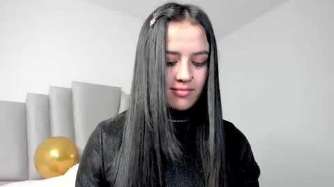 Snapshot of alli_cooper chatting on February 18, 12:15 am Ali online show from February 18, 12:15 am