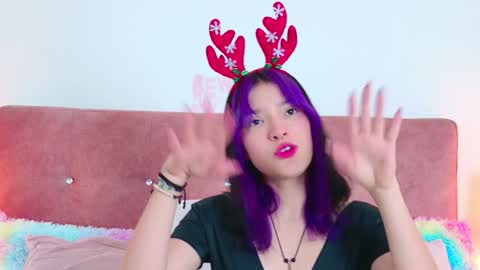 Allicia online show from December 8, 7:11 pm