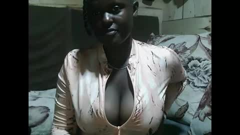 Snapshot of allie_quin chatting on February 23, 8:01 am Allie online show from February 23, 8:01 am