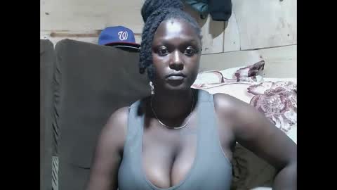 Snapshot of allie_quin chatting on March 1, 9:17 pm Allie online show from March 1, 9:17 pm