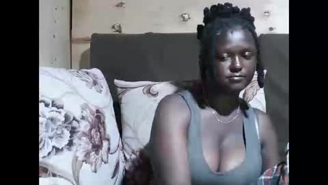 Snapshot of allie_quin chatting on March 22, 9:23 am Allie online show from March 22, 9:23 am