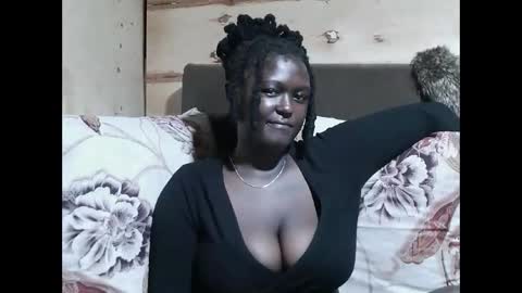 Snapshot of allie_quin chatting on March 28, 9:09 am Allie online show from March 28, 9:09 am