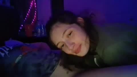 Snapshot of allie_winters18 chatting on April 23, 3:52 am Allie Winters online show from April 23, 3:52 am
