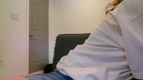 Snapshot of alliebearx chatting on December 26, 8:00 pm alliebearx online show from December 26, 8:00 pm