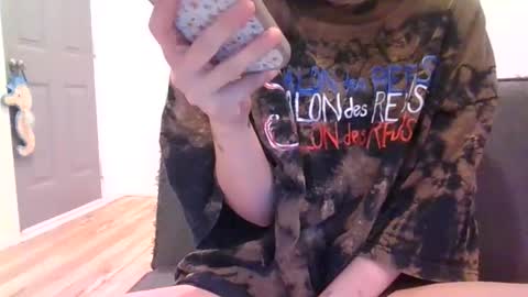 Snapshot of alliebearx chatting on January 12, 5:33 pm alliebearx online show from January 12, 5:33 pm