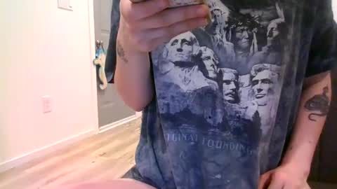 Snapshot of alliebearx chatting on January 17, 5:00 am alliebearx online show from January 17, 5:00 am