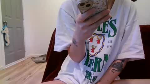 Snapshot of alliebearx chatting on January 25, 4:46 pm alliebearx online show from January 25, 4:46 pm