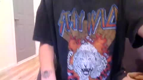 Snapshot of alliebearx chatting on February 11, 12:06 am alliebearx online show from February 11, 12:06 am