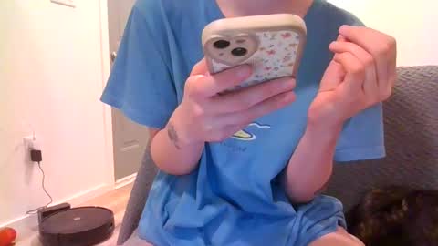 Snapshot of alliebearx chatting on February 25, 6:25 am alliebearx online show from February 25, 6:25 am