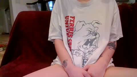 Snapshot of alliebearx chatting on February 26, 12:38 am alliebearx online show from February 26, 12:38 am