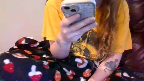 alliebearx online show from January 7, 5:04 pm