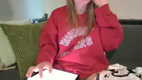 alliebearx online show from May 10, 1:49 pm