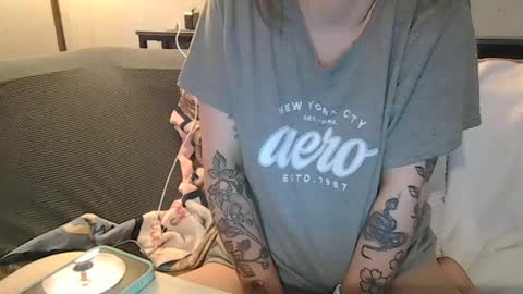 Snapshot of alliebearx chatting on June 22, 3:25 am alliebearx online show from June 22, 3:25 am