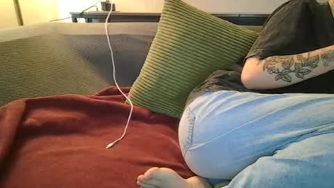 Snapshot of alliebearx chatting on June 30, 3:35 pm alliebearx online show from June 30, 3:35 pm