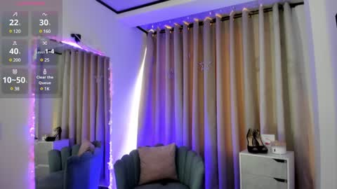 Snapshot of allison_alahia chatting on December 29, 8:37 pm Allison online show from December 29, 8:37 pm