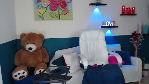 Alli online show from March 9, 8:57 pm