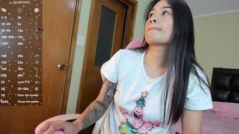 Snapshot of allison_love chatting on December 26, 9:11 am allison online show from December 26, 9:11 am