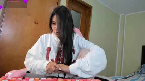 Snapshot of allison_love chatting on January 17, 7:41 am allison online show from January 17, 7:41 am