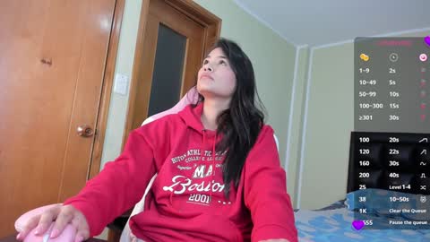 Snapshot of allison_love chatting on February 1, 9:00 am allison online show from February 1, 9:00 am