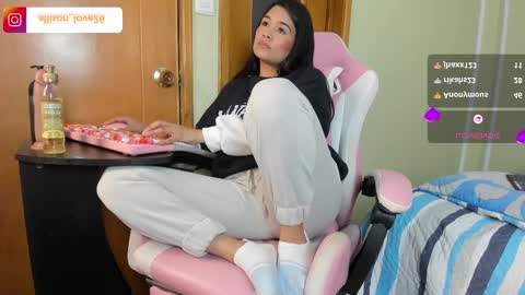 Snapshot of allison_love chatting on February 21, 7:45 am allison online show from February 21, 7:45 am