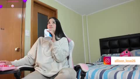 Snapshot of allison_love chatting on October 23, 12:04 pm allison online show from October 23, 12:04 pm