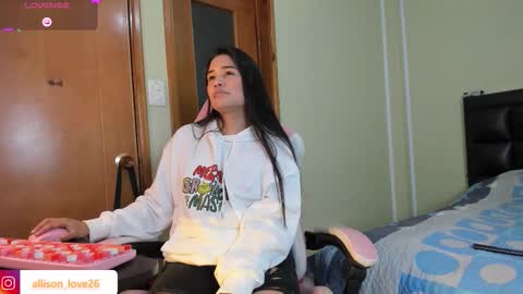 Snapshot of allison_love chatting on December 17, 1:55 am allison online show from December 17, 1:55 am