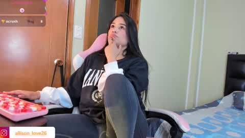 Snapshot of allison_love chatting on December 20, 6:31 am allison online show from December 20, 6:31 am