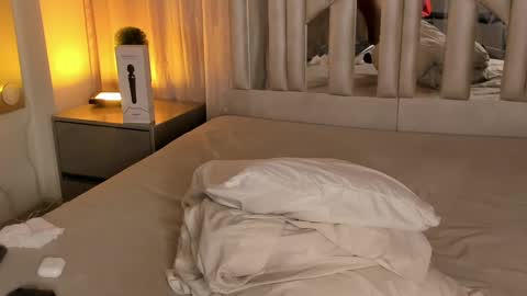 Allison online show from February 24, 1:57 am