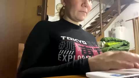 allisonlove2 online show from May 17, 8:38 pm