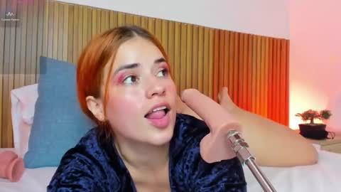 Snapshot of alliss_ginger_ chatting on January 11, 3:02 am A L L I S S online show from January 11, 3:02 am