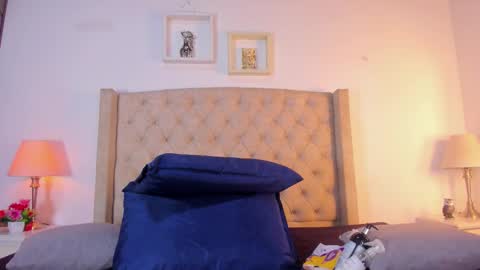 Snapshot of allisson_m chatting on November 6, 12:06 pm allisson online show from November 6, 12:06 pm