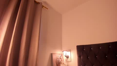 Snapshot of allisson_rose chatting on December 10, 10:26 pm Alli online show from December 10, 10:26 pm