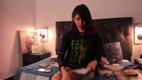 Snapshot of allisson_rose chatting on December 12, 6:57 am Alli online show from December 12, 6:57 am
