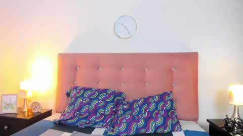 Snapshot of allisson_rose chatting on February 4, 3:22 am Alli online show from February 4, 3:22 am