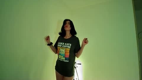 Snapshot of allisson_rose chatting on September 20, 5:19 am Alli online show from September 20, 5:19 am