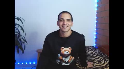 Snapshot of allmax_33 chatting on November 1, 4:53 pm Max online show from November 1, 4:53 pm