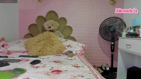 allondra online show from November 12, 6:52 pm