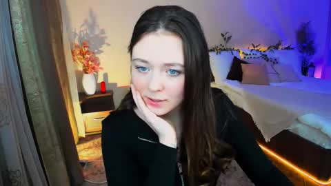 alluringeyess online show from November 7, 4:40 pm