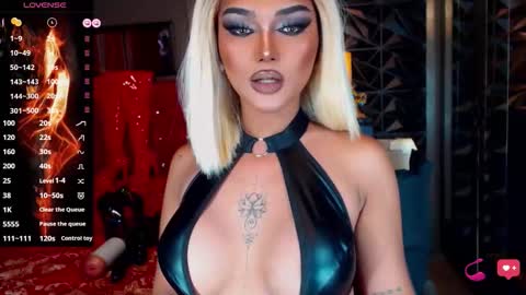 Snapshot of alluringnatalya chatting on October 22, 8:03 am Natalya Fox online show from October 22, 8:03 am