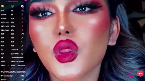 Snapshot of alluringnatalya chatting on January 5, 5:27 pm Natalya Fox online show from January 5, 5:27 pm