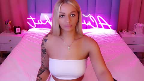 AlwaysHot online show from December 21, 3:03 am