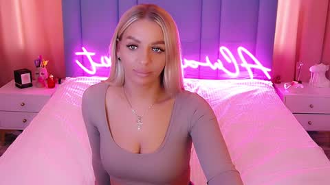 AlwaysHot online show from January 20, 6:10 am