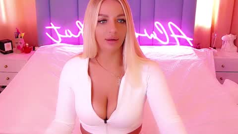 AlwaysHot online show from February 18, 6:59 am