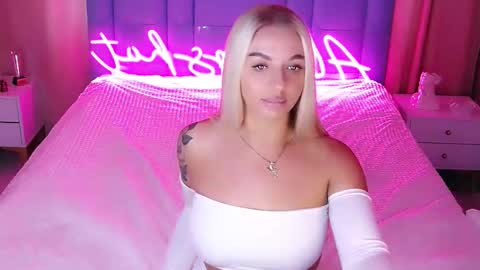 AlwaysHot online show from October 28, 3:10 am